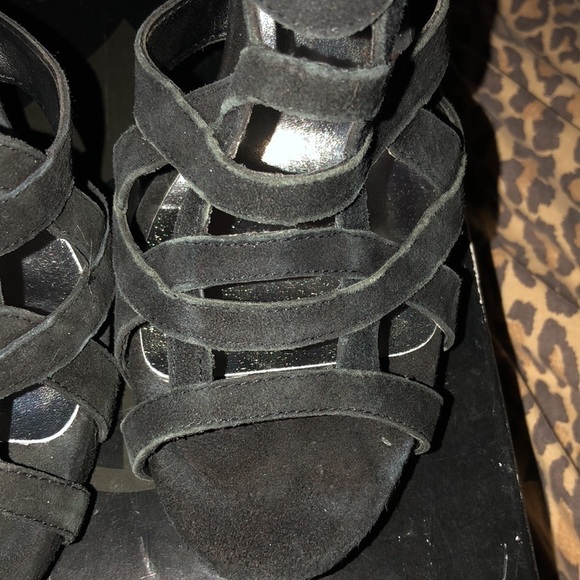 Steve Madden size 10 black suede open toe strappy platforms - Picture 10 of 16